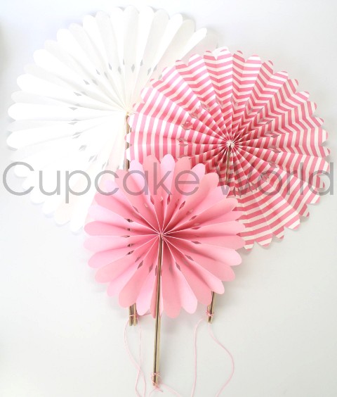 ROBERT GORDON PINK STRIPES ROUND LOLLIPOP PAPER FANS SET OF 3 ROBERT GORDON PINK STRIPES ROUND LOLLIPOP PAPER FANS SET OF 3